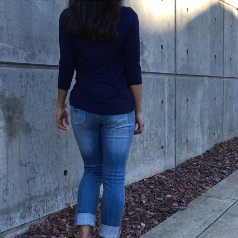 Judy Blue Ripped Jeans Light Wash - Picture 2 of 3